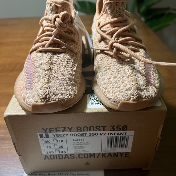 Yeezy 350  Clay - Infant size 8K NWT - Picture 2 of 5